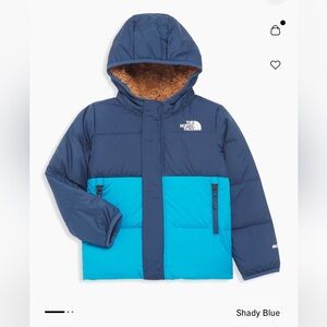 Never worn!  The North Face Boy’s North Down Hooded Jacket blue navy size 6